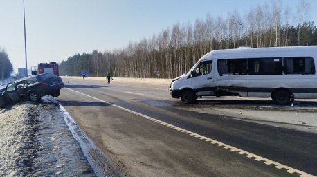 Два человека пострадали в ДТП на трассе М6 в Ивьевском районе Два человека пострадали в ДТП на трассе М6 в Ивьевском районе