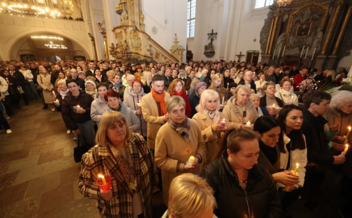 Католики празднуют Светлое Христово Воскресение - Пасху 32