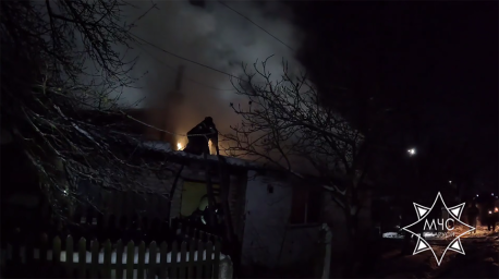 Мать и сын спаслись благодаря сработке АПИ при пожаре в Бресте