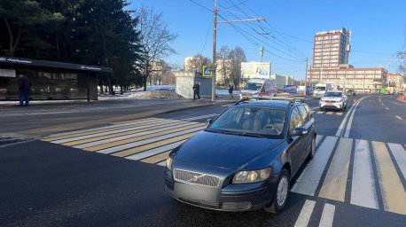 В Минске легковушка сбила на переходе женщину