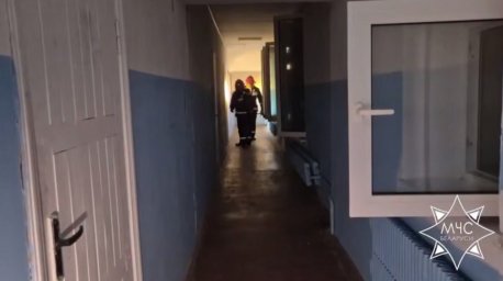 В Мстиславле произошел пожар в общежитии, эвакуировали 68 человек В Мстиславле произошел пожар в общежитии, эвакуировали 68 человек