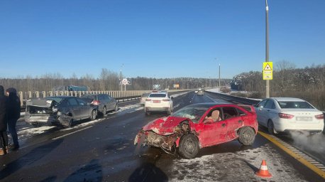 "Паровоз" из шести авто собрался при аварии на МКАД