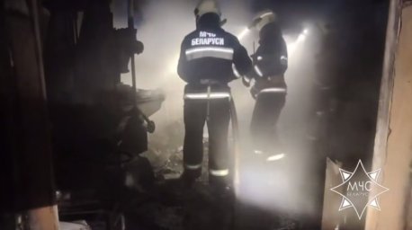 В Дзержинске горело производственное здание В Дзержинске горело производственное здание