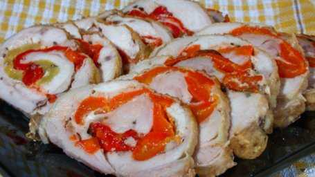 Куриный рулет с перцем Куриный рулет с перцем