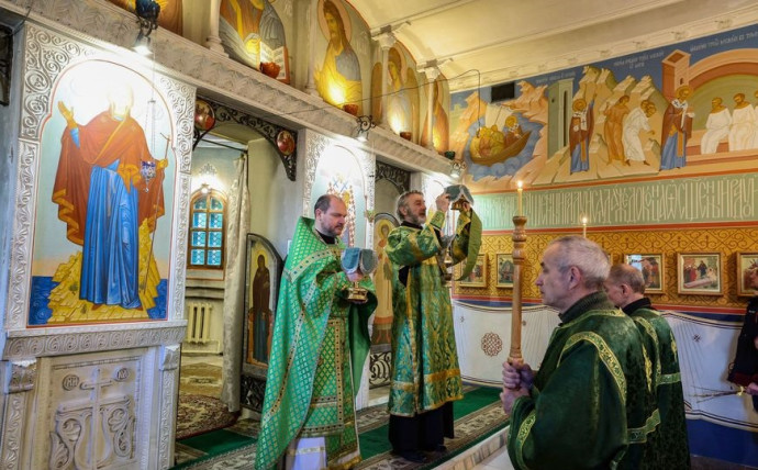 Православные верующие празднуют Вербное воскресенье 2