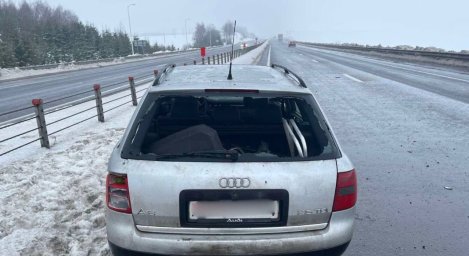 Вышел на трассу и попал под машину: в Пуховичском районе пострадал пешеход 2