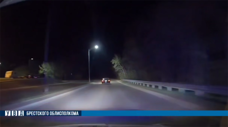 В Бресте нетрезвый водитель пытался скрыться от ГАИ В Бресте нетрезвый водитель пытался скрыться от ГАИ