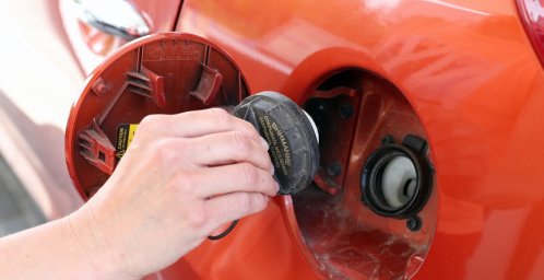 В Польше стремительно растут цены на топливо. Как это скажется на карманах автомобилистов? В Польше стремительно растут цены на топливо. Как это скажется на карманах автомобилистов?