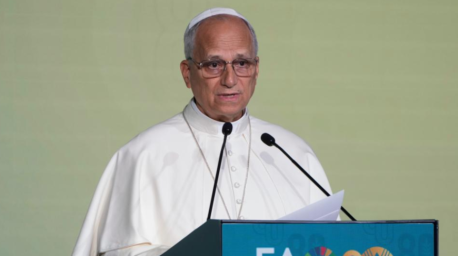 Папа Римский призвал к моральной ответственности и недопущению "спирали насилия" на Ближнем Востоке Папа Римский призвал к моральной ответственности и недопущению "спирали насилия" на Ближнем Востоке