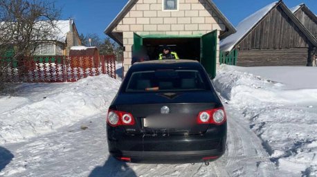 В Столбцах автомобиль сбил женщину на нерегулируемом пешеходном переходе и скрылся