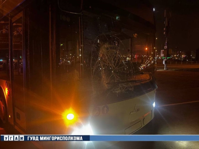 В Минске девушка на СПМ не спешилась и попала под троллейбус 0