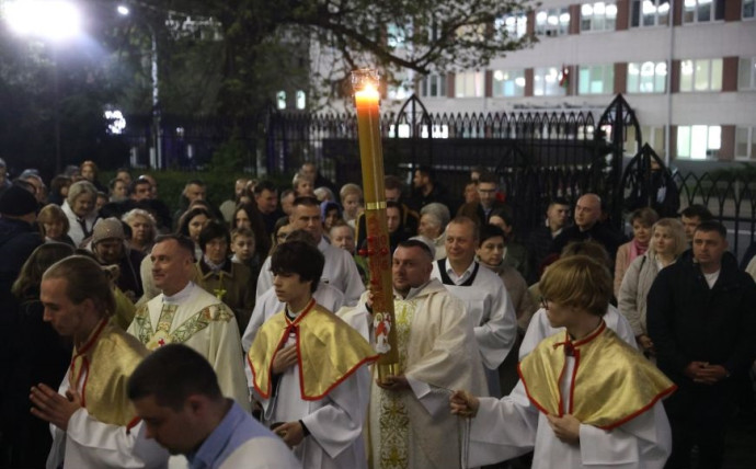 Католики празднуют Светлое Христово Воскресение - Пасху 2