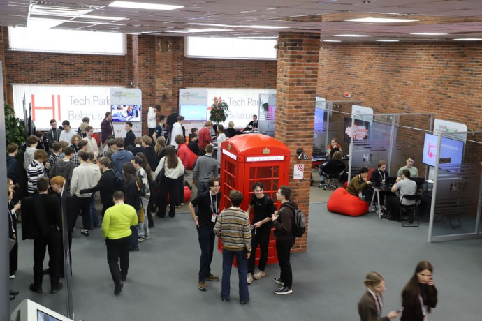 В ПВТ прошел хакатон среди студентов на разработку белорусской облачной платформы 4