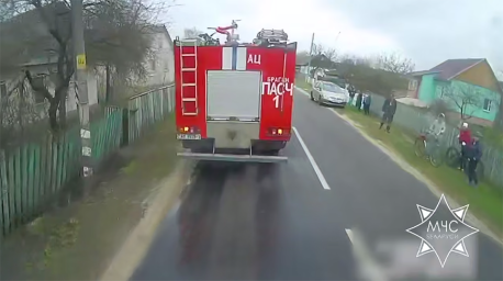 В Брагинском районе работники МЧС спасли пенсионера при пожаре в жилом доме