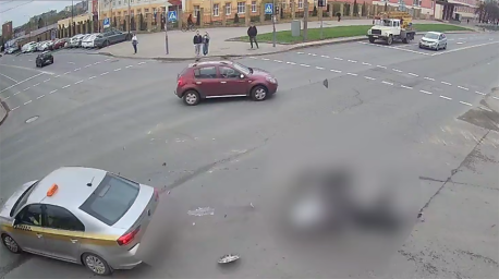 Таксист сбил мотоциклиста на перекрестке в Могилеве