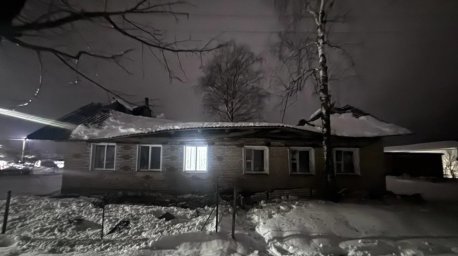 Под тяжестью снега обрушилась кровля двух жилых домовладений в Городокском районе