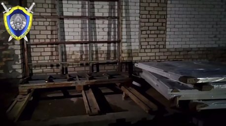 В Гродненском районе при реконструкции объекта на рабочего рухнули стеклопакеты. Человек погиб В Гродненском районе при реконструкции объекта на рабочего рухнули стеклопакеты. Человек погиб