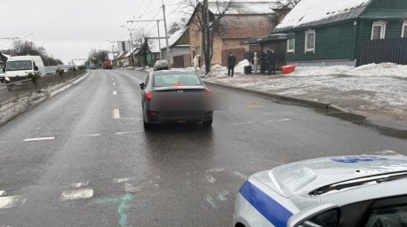 Автомобиль сбил женщину с ребенком на пешеходном переходе в Минске