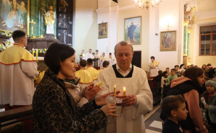 Католики празднуют Светлое Христово Воскресение - Пасху 15