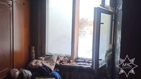 Работники МЧС спасли пенсионерку из горящей квартиры в Минске