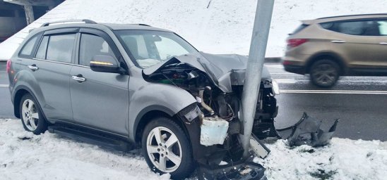 В Минске водитель наехал на фонарный столб