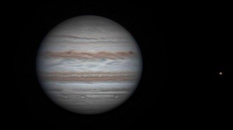 Роскосмос показал Юпитер и его спутник - Европу