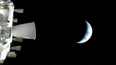 NASA обнародовало первые фото Земли, сделанные с борта корабля Orion