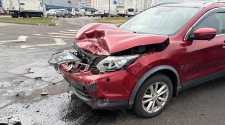 Две легковушки столкнулись в Минске, есть пострадавшие
