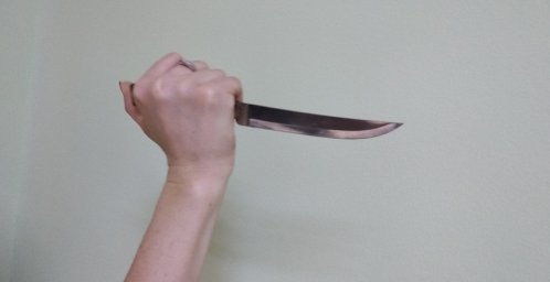 На глазах у детей ударила сожителя ножом. В Минске двоих несовершеннолетних признали нуждающимися в госзащите