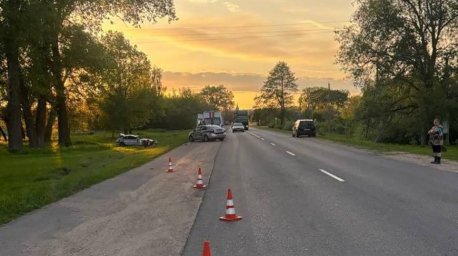 В Волковысском районе опрокинулась легковушка, водитель погиб