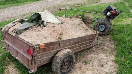 В Добрушском районе ребенок упал с мотоблока и оказался под его колесами