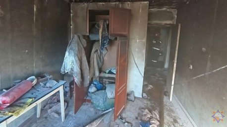 В Витебском районе спасатели потушили пожар в общежитии