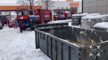 Спасатели ликвидировали пожар в неэксплуатируемом здании в Витебске