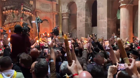 Посол Беларуси принял участие в церемонии схождения Благодатного огня в Храме Гроба Господня